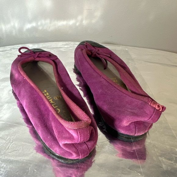 CHANEL Quilted Cap-Toe Ballet Flats – Magenta Suede & Black Leather (Size 37) 🩰 - Picture 5 of 8